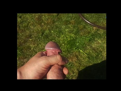 ❤️ Hottie beroa bere pussy arrosa izorratu egiten du eta udako lorategi batean squirt batekin esperma egiten du ️❌ Porno pornoan eu.mysexgamer.ru